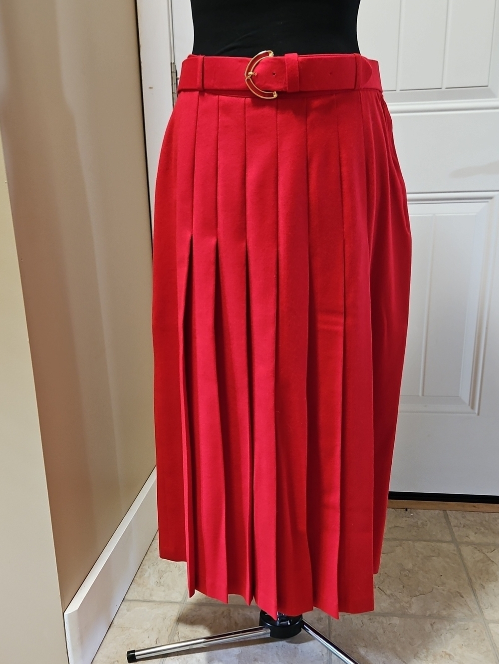 Vintage 80s 90s Red Wool Pleated A-Line Skirt by Antels MXM Size 34